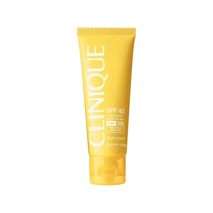 کرم ضد آفتاب بی‌رنگ صورت و گردن کلینیک PA+ SPF 40 مدل Solar Smart محافظ در برابر UVA و UVB ‌مناسب برای پوست حساس حجم 50 میلی‌لیتر